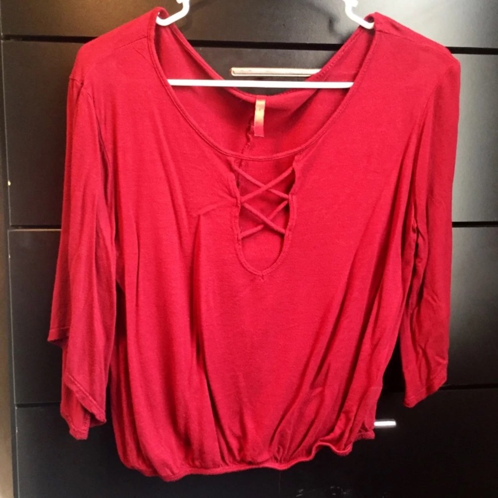 Low Cut Criss Cross Mid Sleeve